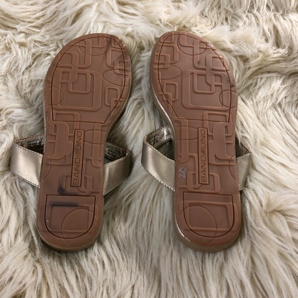 Bandolino gold statement flip flop sandals - Picture 3 of 6